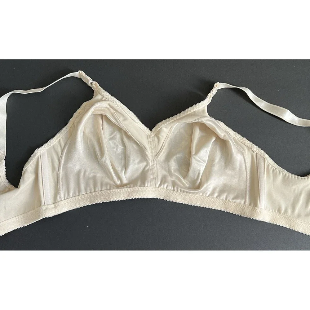 Bali Women's 40DD Double Support Wireless Full Coverage Beige Bra 3820